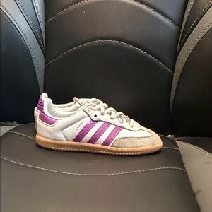adidas Kids Sneakers in White and Purple with Gum Sole